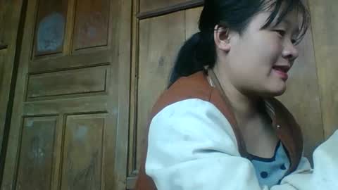 lylymai online show from 23, 10, 2025