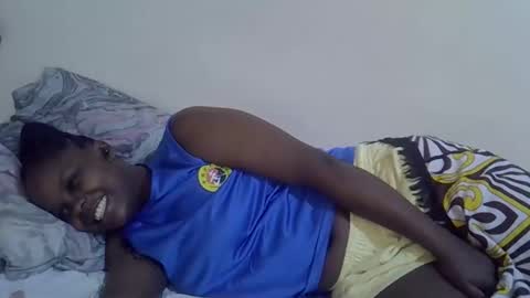 Snapshot of lyn_anna chatting on 13, 5, 2026 lyn_anna online show from 13, 5, 2026