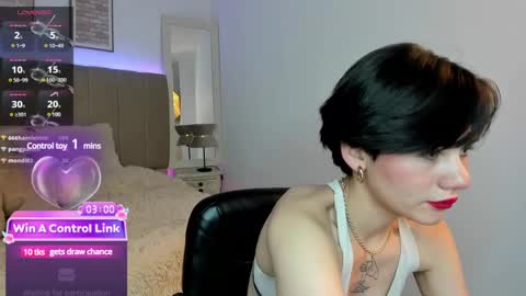 Snapshot of lyn_lebelle chatting on 19, 12, 2024 Lyn online show from 19, 12, 2024