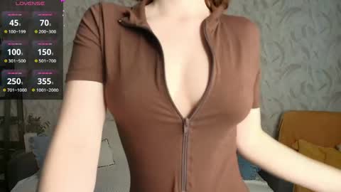 LynaFrost online show from 31, 5, 2026