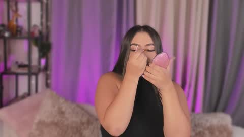 Snapshot of lynda_west chatting on 29, 11, 2025 Lynda online show from 29, 11, 2025