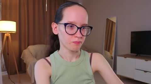 Snapshot of lynettebails chatting on 2, 7, 2026 Sara online show from 2, 7, 2026