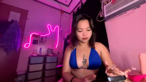 Snapshot of lynieeefck chatting on 7, 10, 2025 I am Lyn- DONT FORGET TO FOLLOW ME online show from 7, 10, 2025