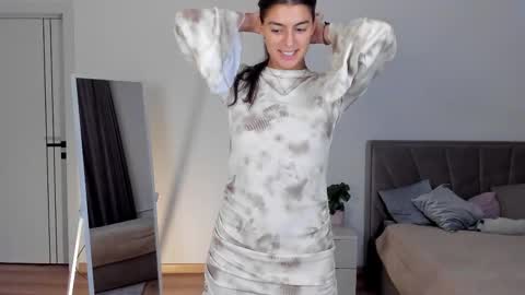  LYNN  online show from 10, 1, 2026