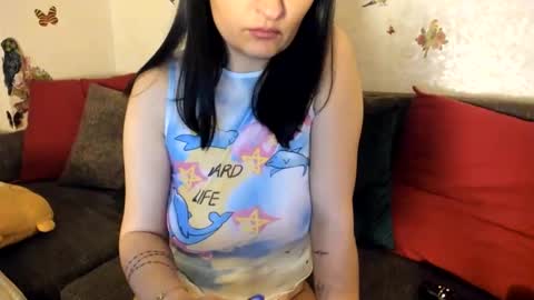 Lynna online show from 7, 4, 2026