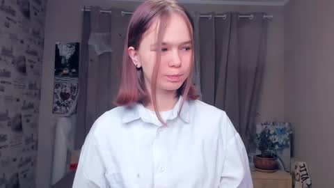 Cozy Lynns room online show from 20, 11, 2025