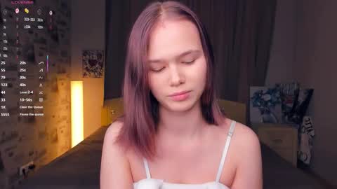 Cozy Lynns room online show from 18, 1, 2026