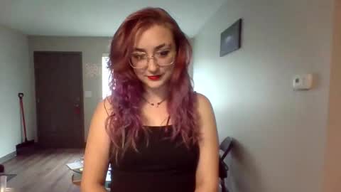 Lynn  online show from 4, 4, 2026