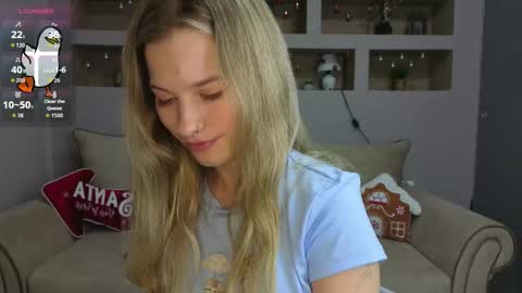 Snapshot of lynntiny chatting on 28, 11, 2025 Lynn online show from 28, 11, 2025