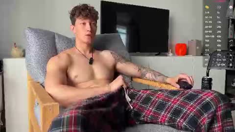 Snapshot of lyon_power_ chatting on 30, 6, 2026 Dani online show from 30, 6, 2026