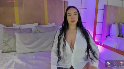 Snapshot of lyrabellini chatting on 13, 11, 2025 online show from 13, 11, 2025