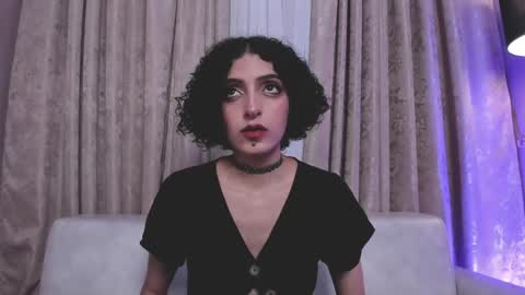 Snapshot of lyravendrell chatting on 12, 5, 2026 Lyravendrell online show from 12, 5, 2026