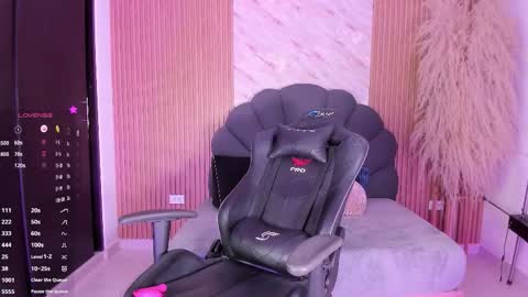 Snapshot of lys_with chatting on 30, 10, 2025 VIVIANA online show from 30, 10, 2025