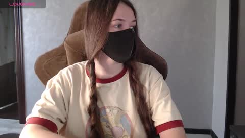 Snapshot of m00n8kiki chatting on 23, 10, 2025 Ksu online show from 23, 10, 2025