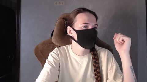 Snapshot of m00n8kiki chatting on 19, 11, 2025 Ksu online show from 19, 11, 2025