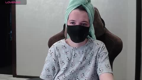 Snapshot of m00n8kiki chatting on 25, 11, 2025 Ksu online show from 25, 11, 2025