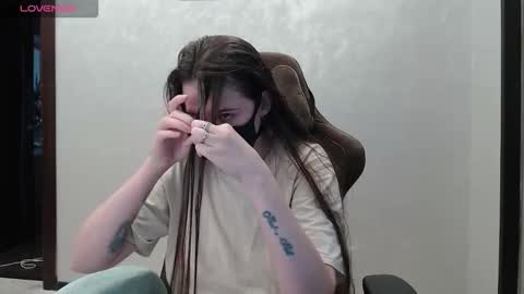 Snapshot of m00n8kiki chatting on 4, 12, 2025 Ksu online show from 4, 12, 2025