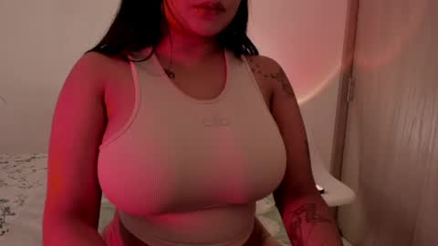 Snapshot of m1emilia chatting on 5, 5, 2026 Emilia online show from 5, 5, 2026