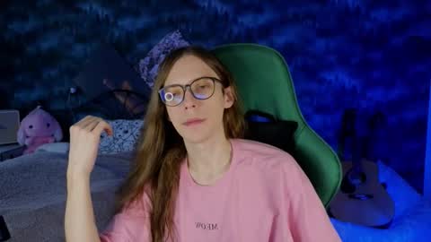 Snapshot of m1shq chatting on 13, 9, 2025 m1shq online show from 13, 9, 2025