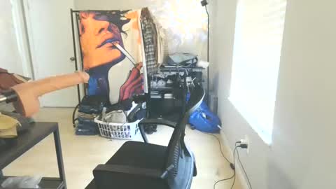 Snapshot of m3taaa chatting on 7, 10, 2025 M3ta online show from 7, 10, 2025