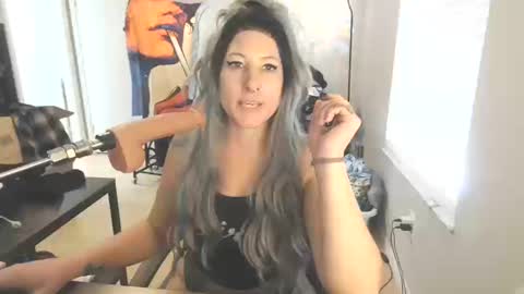 Snapshot of m3taaa chatting on 10, 10, 2025 M3ta online show from 10, 10, 2025