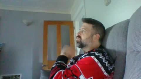 Snapshot of m5572 chatting on 12, 10, 2025 Mathew online show from 12, 10, 2025