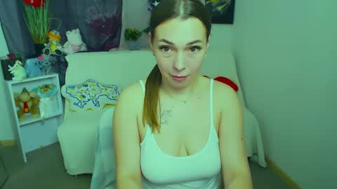 Snapshot of m_vikki chatting on 25, 4, 2026 Vikki online show from 25, 4, 2026