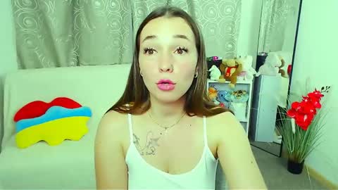 Snapshot of m_vikki chatting on 3, 6, 2026 Vikki online show from 3, 6, 2026
