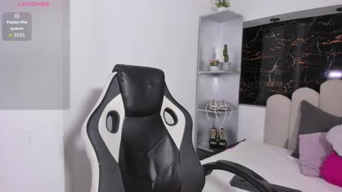 Snapshot of maazikeen chatting on 5, 11, 2025 Mazikeen online show from 5, 11, 2025