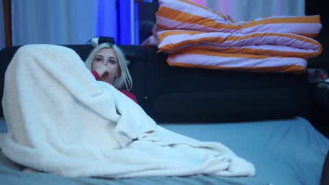 Mac Troy online show from 12, 10, 2025