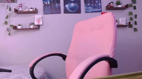 Macey Elliot Modelo Independiente online show from 12, 1, 2025