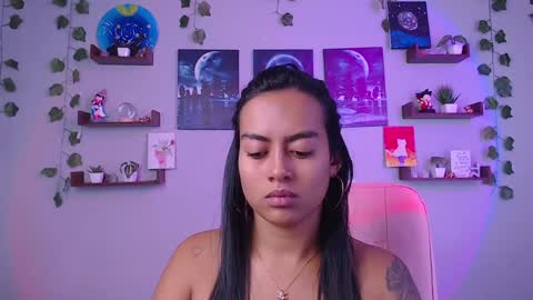 Macey Elliot Modelo Independiente online show from 8, 2, 2025