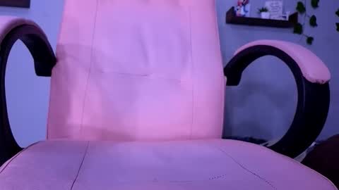 Macey Elliot Modelo Independiente online show from 18, 9, 2025