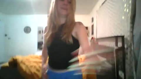 maceyloves online show from 19, 5, 2026