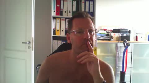 macfly67 online show from 13, 9, 2025