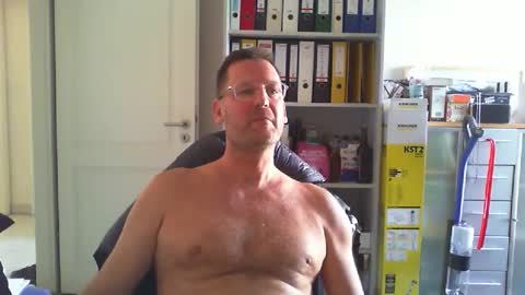 macfly67 online show from 6, 4, 2026