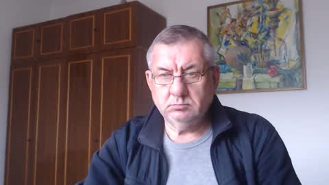 Snapshot of machomale3 chatting on 26, 10, 2025 Macho online show from 26, 10, 2025