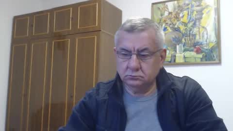 Snapshot of machomale3 chatting on 27, 10, 2025 Macho online show from 27, 10, 2025