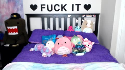 Mackenzie Wolfe online show from 18, 2, 2025