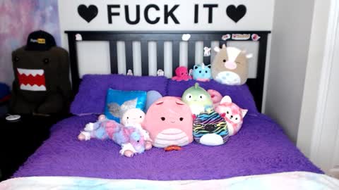 Mackenzie Wolfe online show from 4, 2, 2026