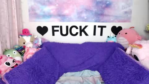 Snapshot of mackenziewolfe chatting on 20, 5, 2026 Mackenzie Wolfe online show from 20, 5, 2026