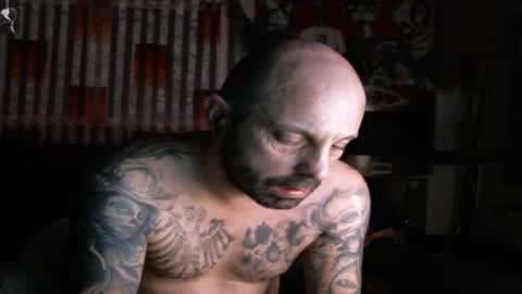 Snapshot of mad_dem0n chatting on 12, 11, 2025 Manuel online show from 12, 11, 2025