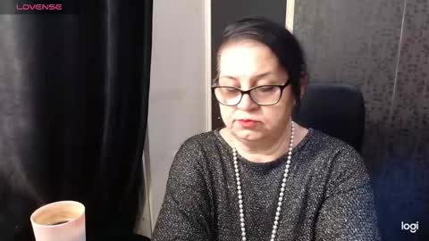Snapshot of madam_sanjanne chatting on 7, 11, 2025 Madam Sanjanne online show from 7, 11, 2025
