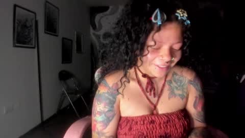 Snapshot of madam_sativa chatting on 5, 11, 2025 di online show from 5, 11, 2025