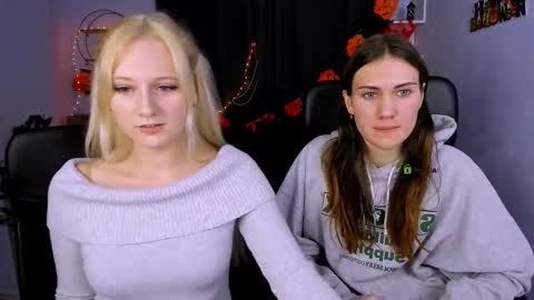 Snapshot of madam_ulis chatting on 20, 10, 2025 Ulis online show from 20, 10, 2025