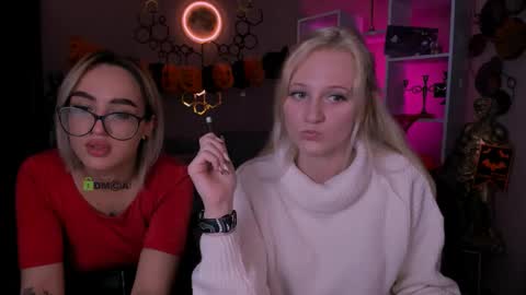 Snapshot of madam_ulis chatting on 21, 10, 2025 Ulis online show from 21, 10, 2025