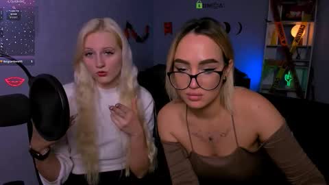 Snapshot of madam_ulis chatting on 24, 10, 2025 Ulis online show from 24, 10, 2025