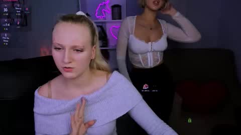 Snapshot of madam_ulis chatting on 24, 11, 2025 Ulis online show from 24, 11, 2025