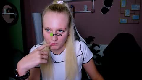 Snapshot of madam_ulis chatting on 27, 11, 2025 Ulis online show from 27, 11, 2025