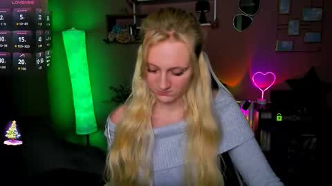 Snapshot of madam_ulis chatting on 1, 12, 2025 Ulis online show from 1, 12, 2025